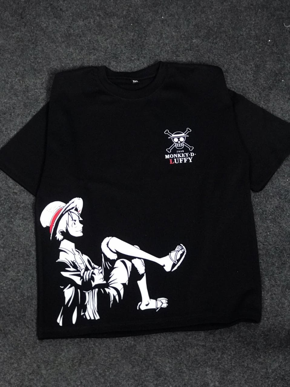 "Sitting Pirate King" – Monkey D. Luffy High-Contrast Black Tee