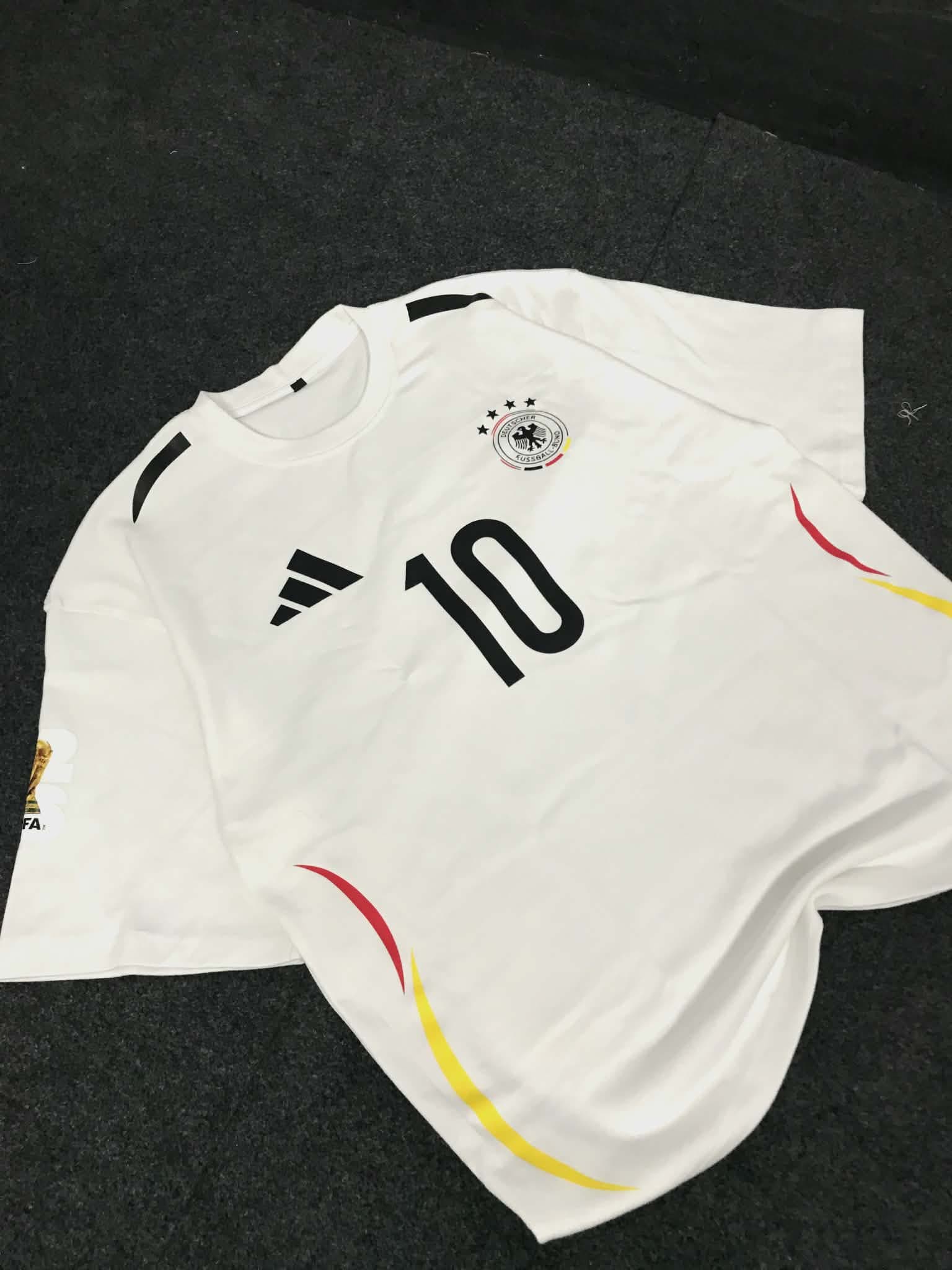 "03" The Whiteout 10: Heritage Tee